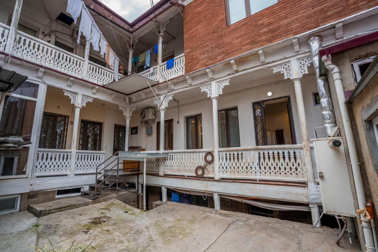 Apartments Near Metekhi Cathedral Tbilisi Eksteriør billede